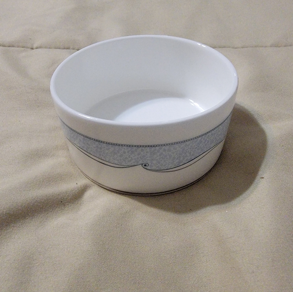 VINTAGE Wedgwood Bone China VENICE Round  Powder Box Trinket Jewelry Box -No Top
